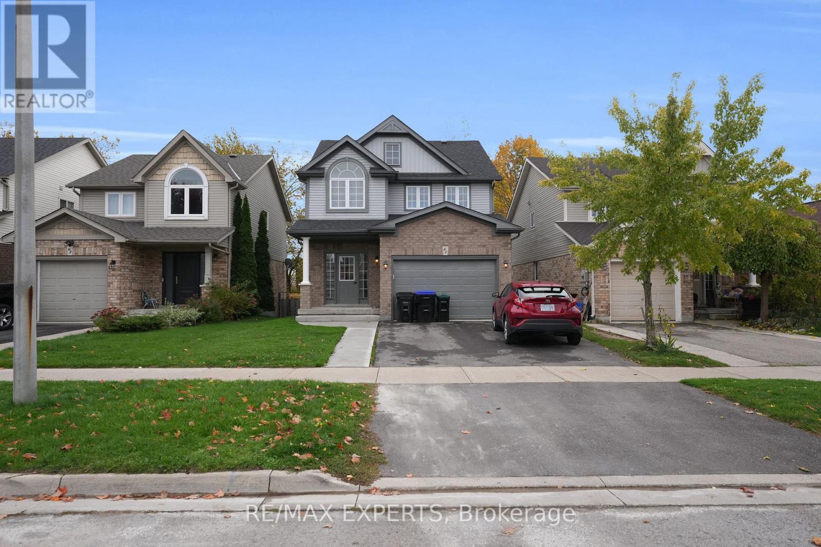 61 Wallace Street, New Tecumseth, Ontario  L9R 2G6 - Photo 2 - N12484278