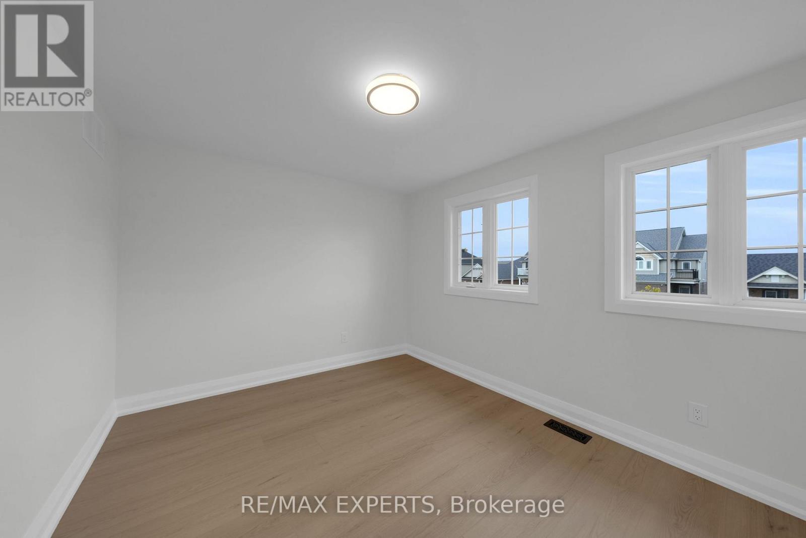 61 Wallace Street, New Tecumseth, Ontario  L9R 2G6 - Photo 21 - N12484278