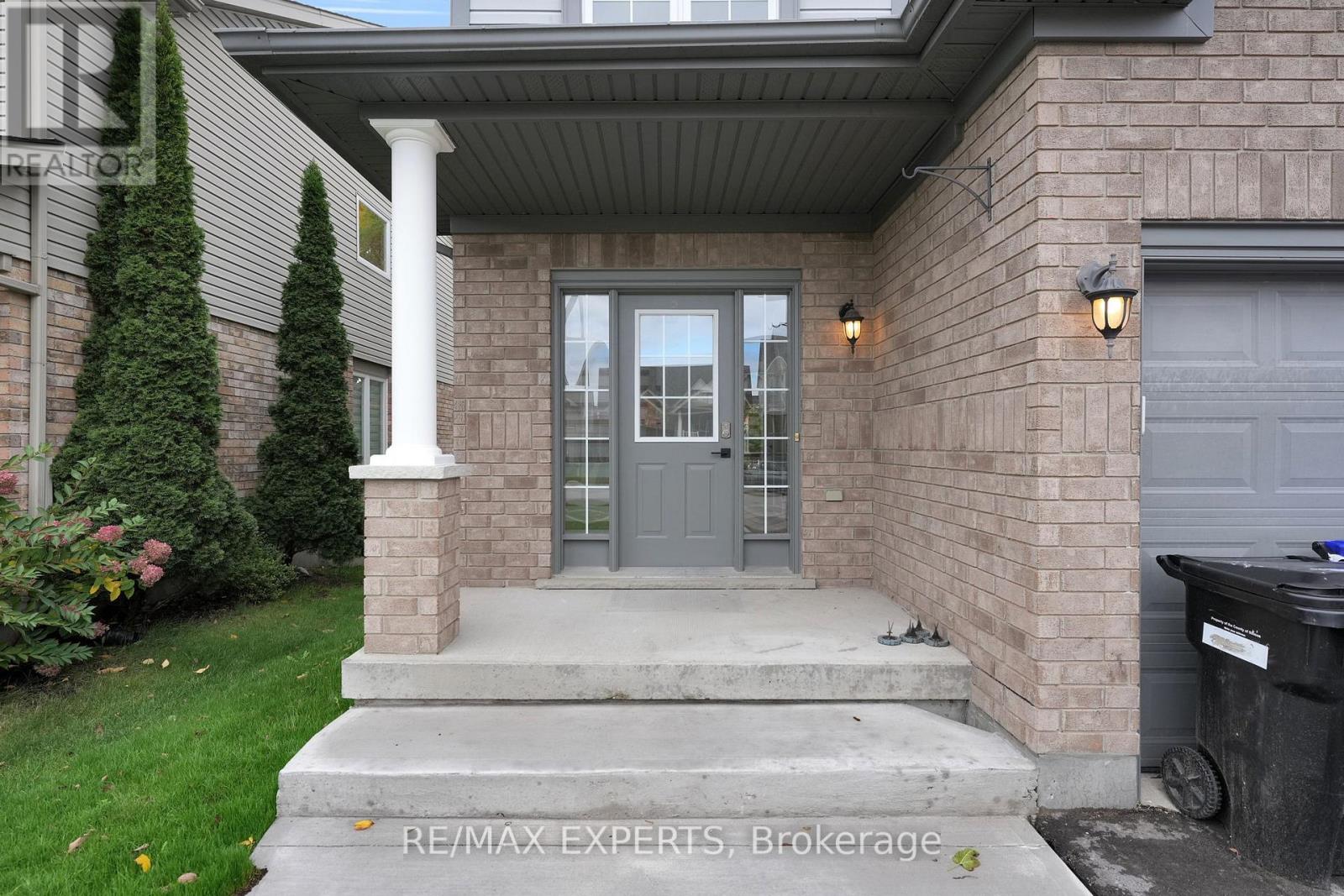 61 Wallace Street, New Tecumseth, Ontario  L9R 2G6 - Photo 3 - N12484278