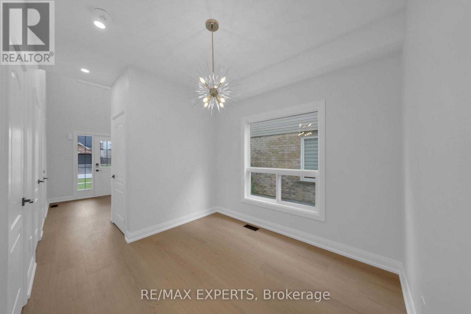 61 Wallace Street, New Tecumseth, Ontario  L9R 2G6 - Photo 7 - N12484278