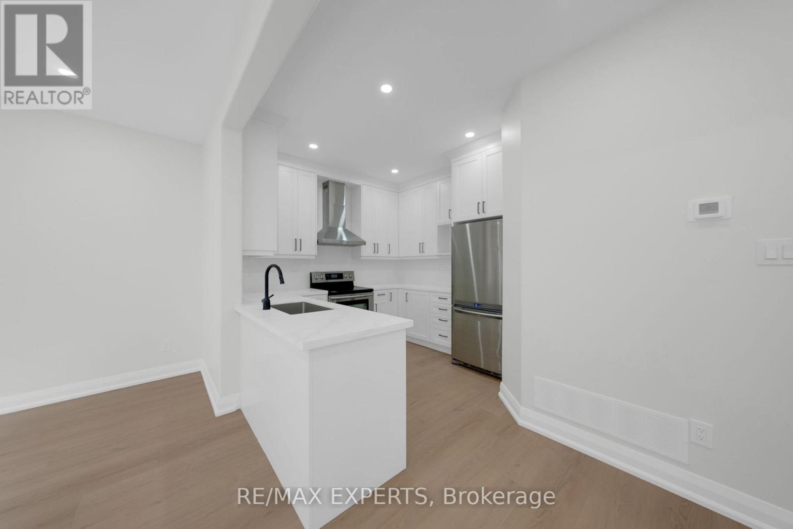 61 Wallace Street, New Tecumseth, Ontario  L9R 2G6 - Photo 8 - N12484278