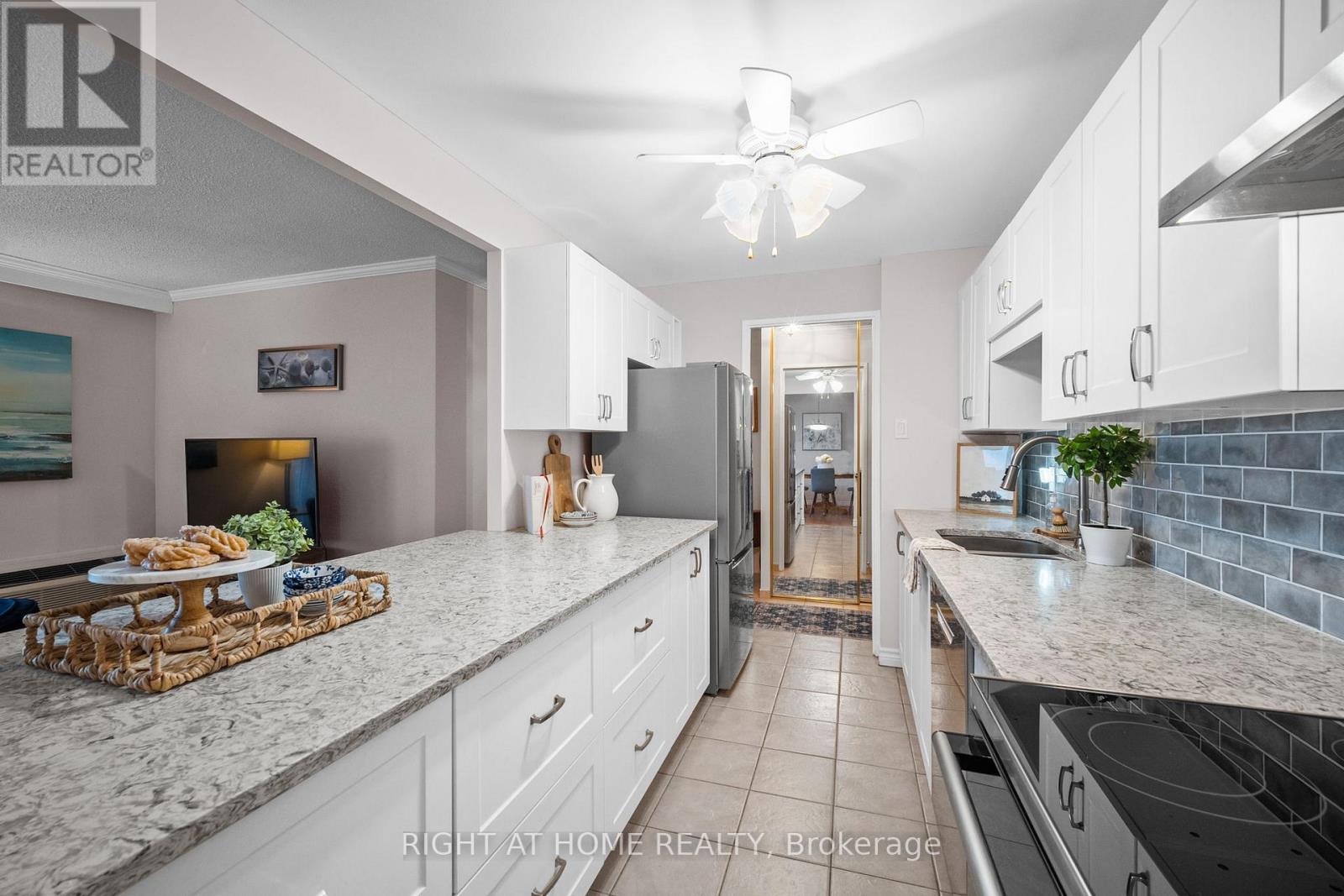 1006 - 1025 Richmond Road, Ottawa, Ontario  K2B 8G8 - Photo 10 - X12484323