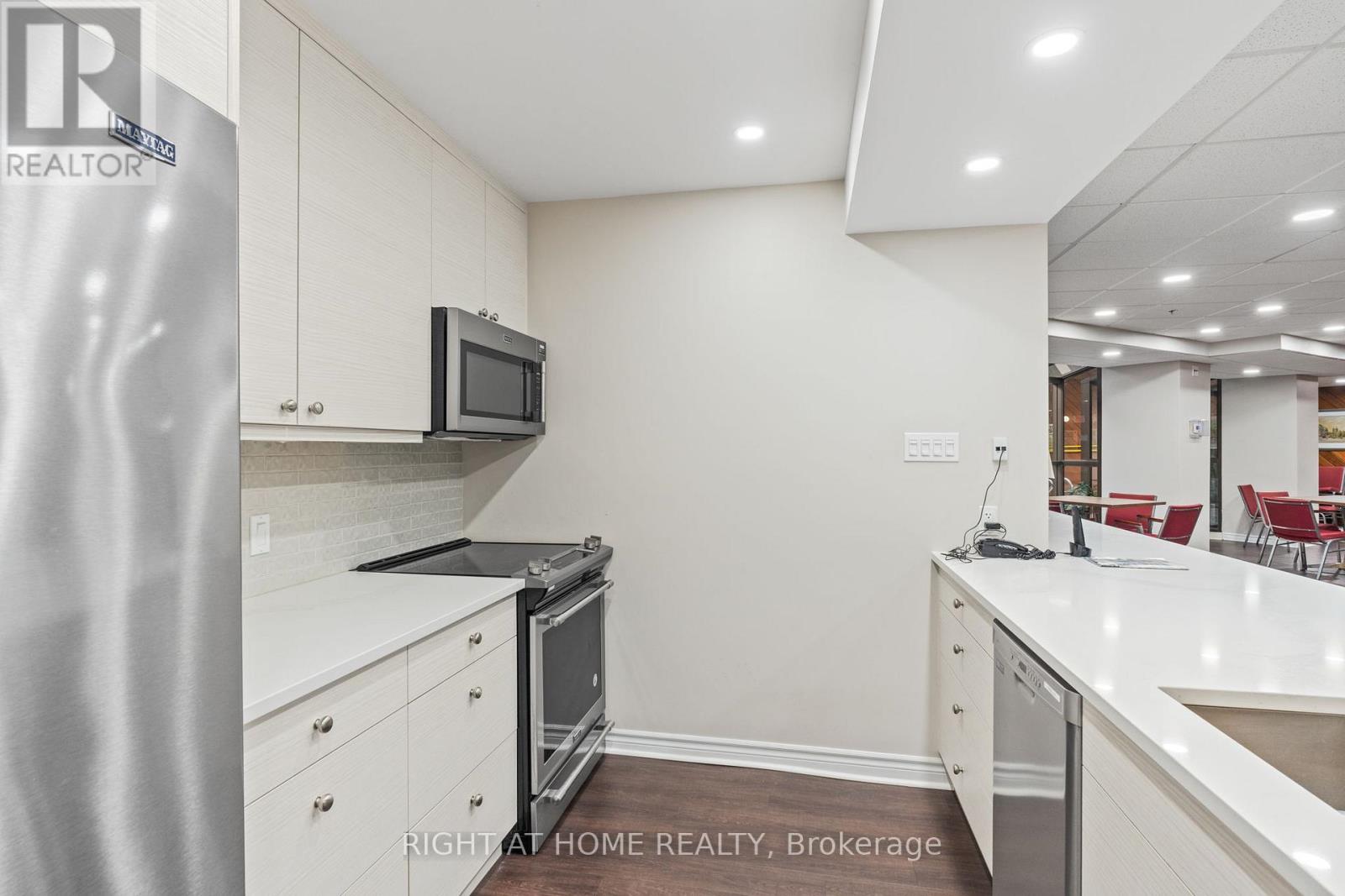 1006 - 1025 Richmond Road, Ottawa, Ontario  K2B 8G8 - Photo 35 - X12484323