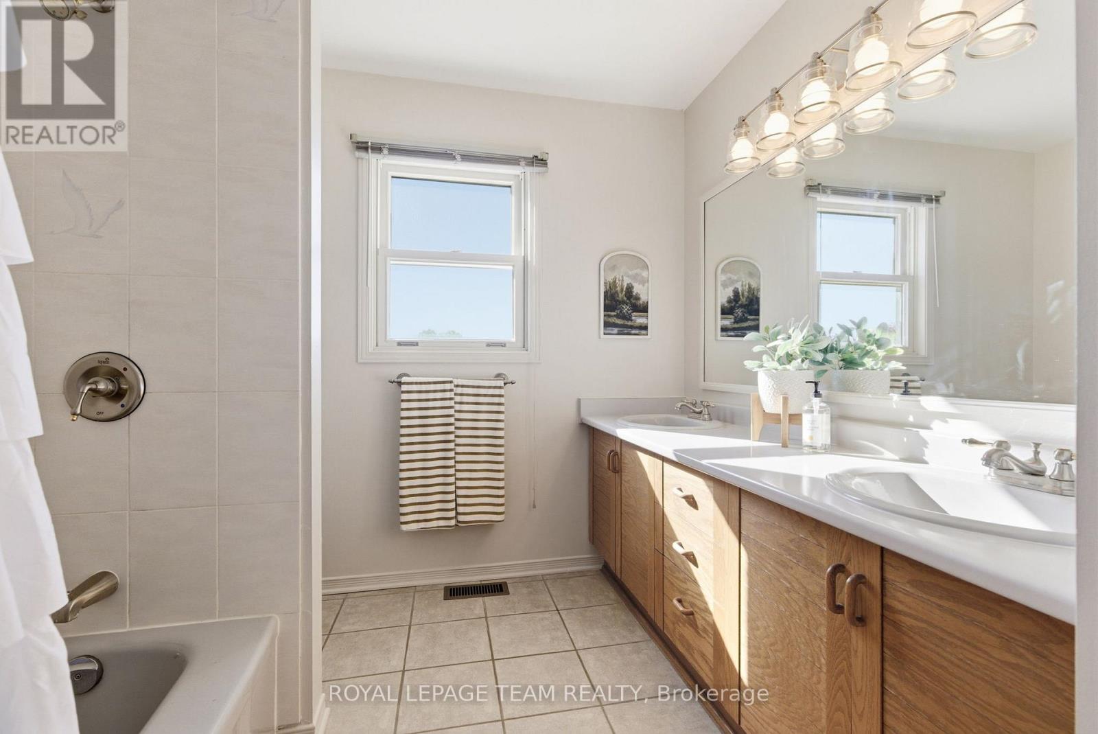 1102 Cindy Hill Crescent, Ottawa, Ontario  K4M 1E8 - Photo 38 - X12484400