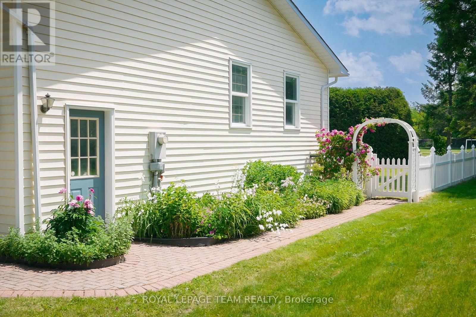 1102 Cindy Hill Crescent, Ottawa, Ontario  K4M 1E8 - Photo 46 - X12484400