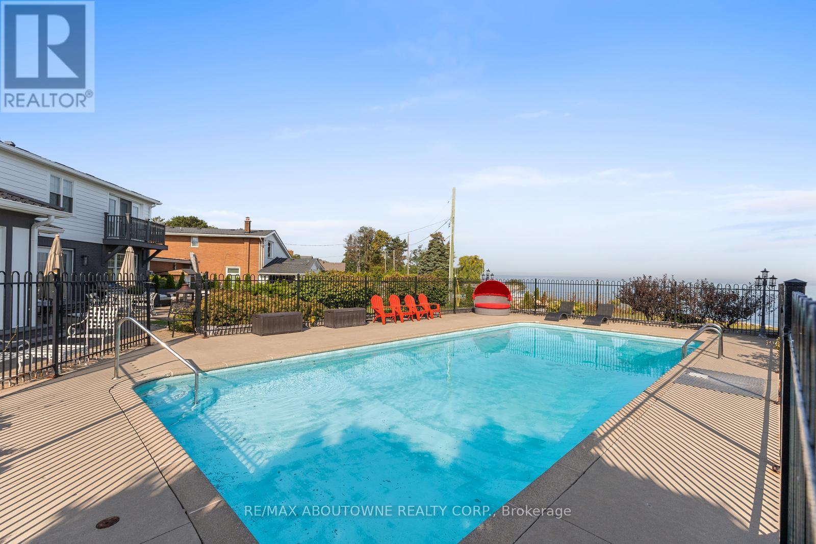 1073 North Service Road, Hamilton, Ontario  L8E 5E1 - Photo 40 - X12389605