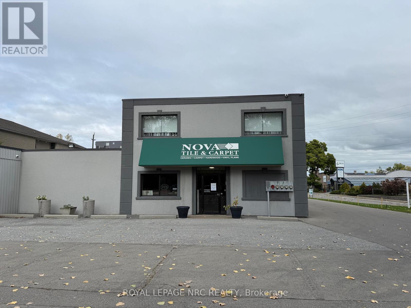 6102 Perkins Street, Niagara Falls, Ontario  L2E 5R8 - Photo 12 - X12484389