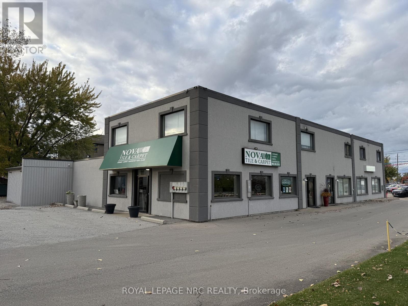 6102 Perkins Street, Niagara Falls, Ontario  L2E 5R8 - Photo 4 - X12484389