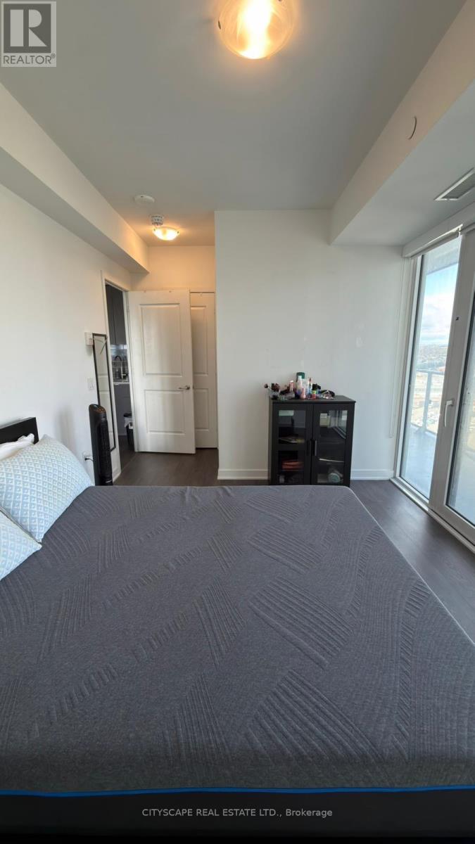 1704 - 4655 Metcalfe Avenue, Mississauga, Ontario  L5M 0Z7 - Photo 3 - W12484254