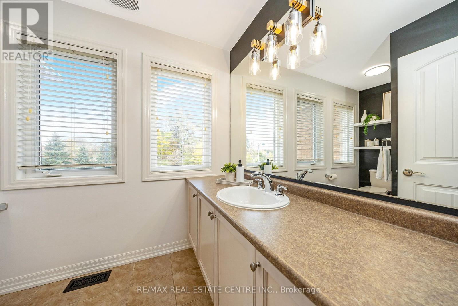 6 Whitmer Street, Milton, Ontario  L9T 0R5 - Photo 27 - W12484255