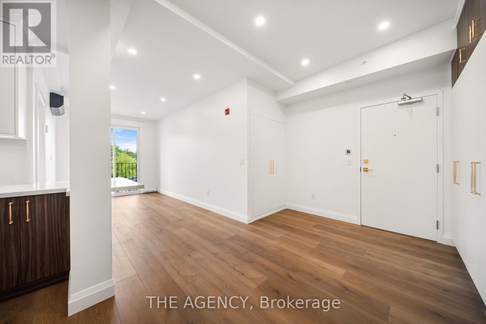 1 - 153 Main Street E, Milton, Ontario  L9T 1N7 - Photo 2 - W12484267