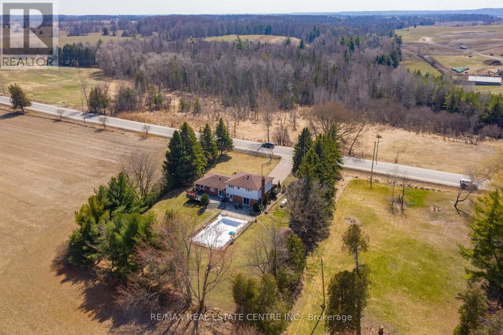 15095 Dixie Road, Caledon, Ontario  L7C 2N1 - Photo 13 - W12484271