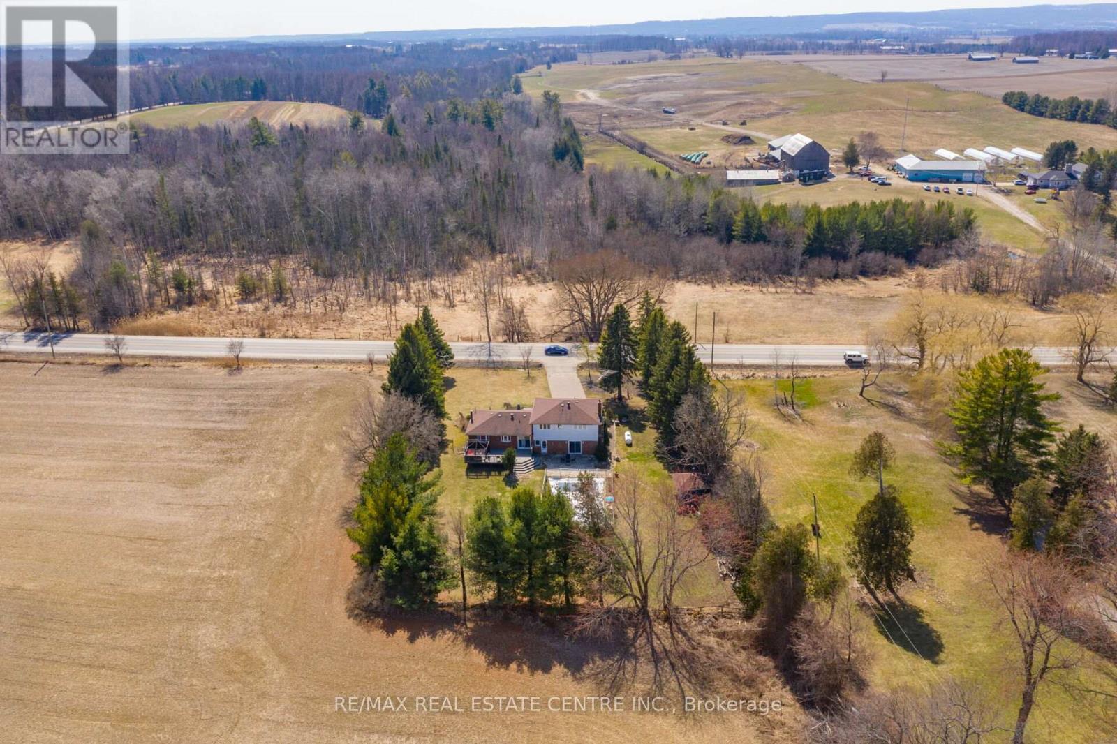 15095 Dixie Road, Caledon, Ontario  L7C 2N1 - Photo 9 - W12484271