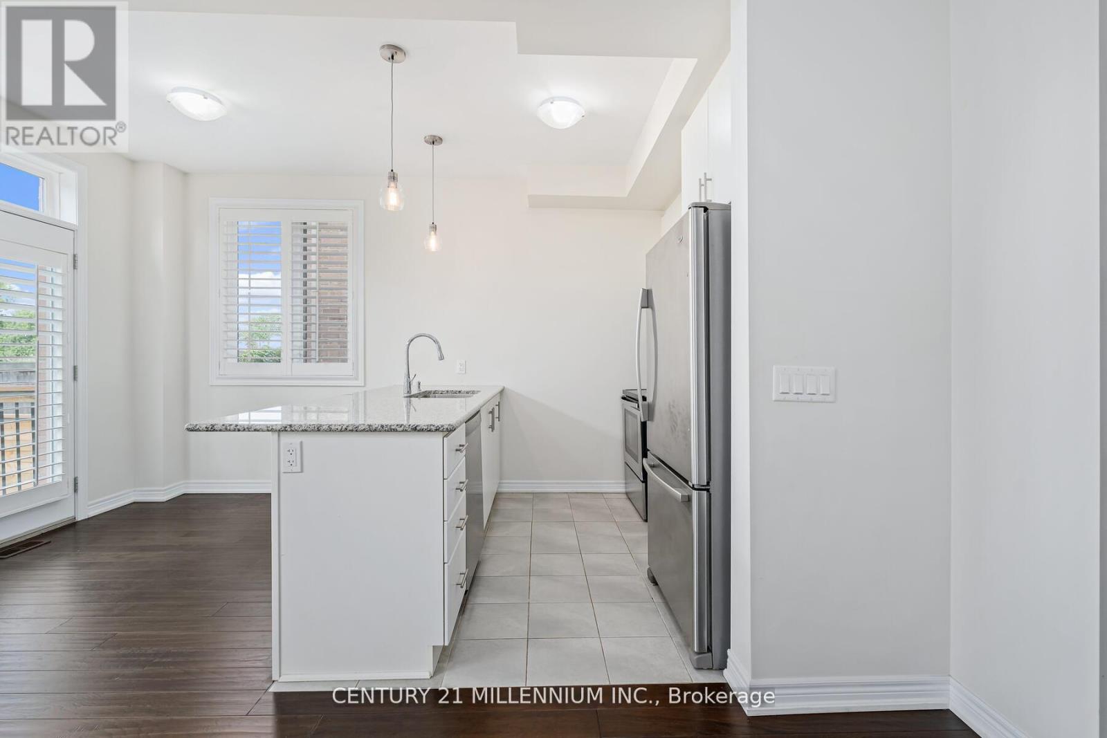 2368 Natasha Circle, Oakville, Ontario  L6M 1N9 - Photo 10 - W12484290
