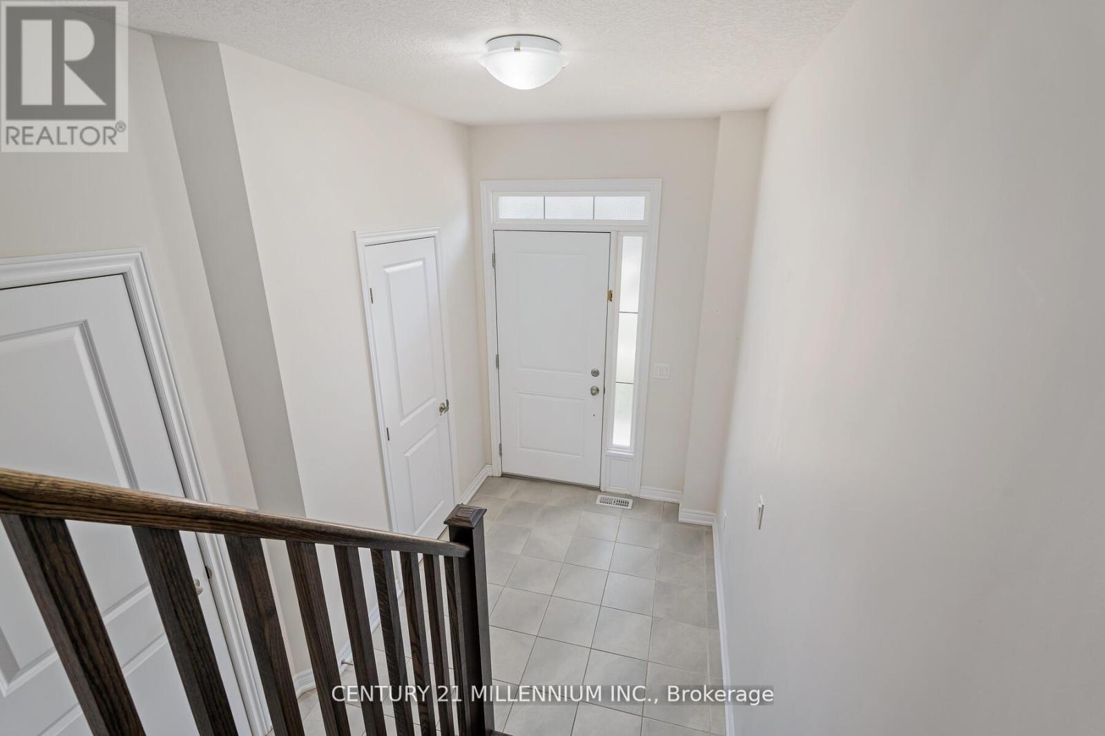 2368 Natasha Circle, Oakville, Ontario  L6M 1N9 - Photo 2 - W12484290