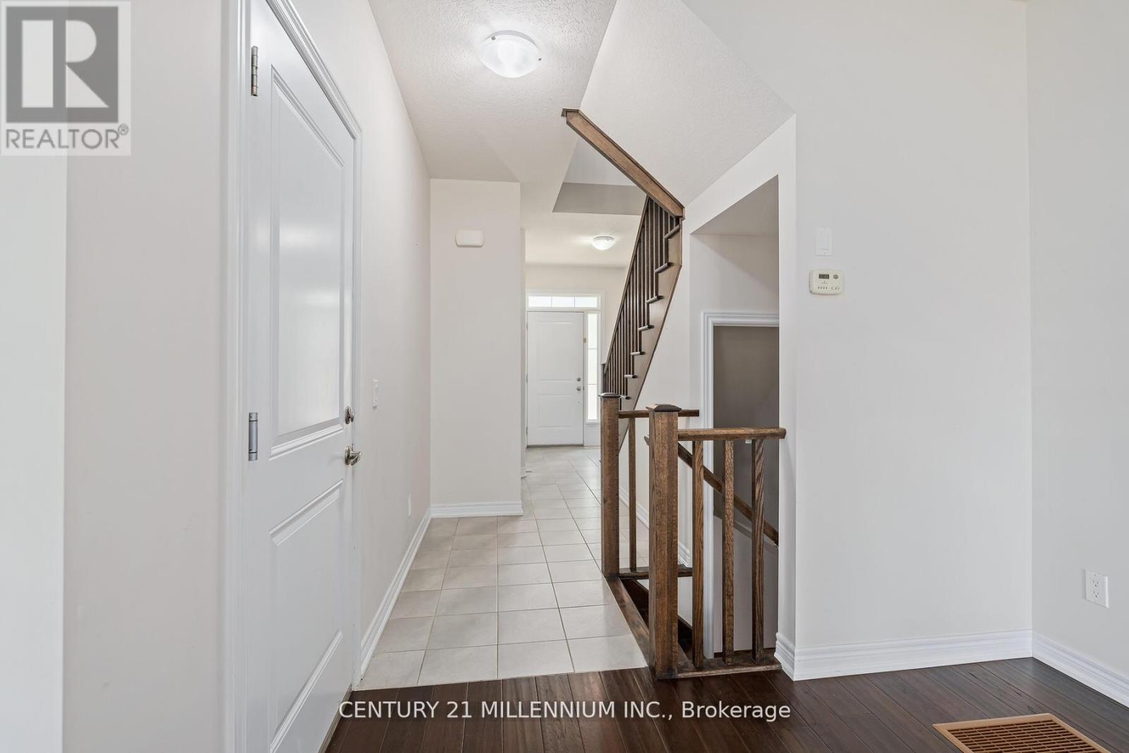 2368 Natasha Circle, Oakville, Ontario  L6M 1N9 - Photo 3 - W12484290