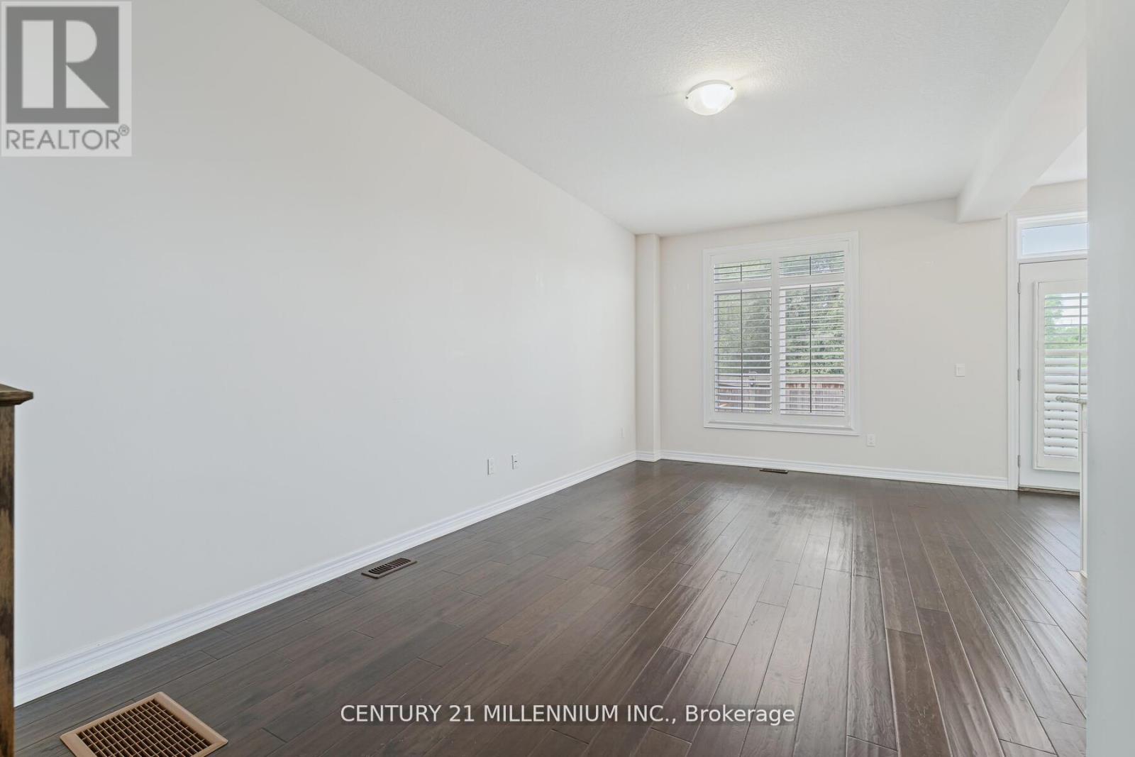 2368 Natasha Circle, Oakville, Ontario  L6M 1N9 - Photo 4 - W12484290