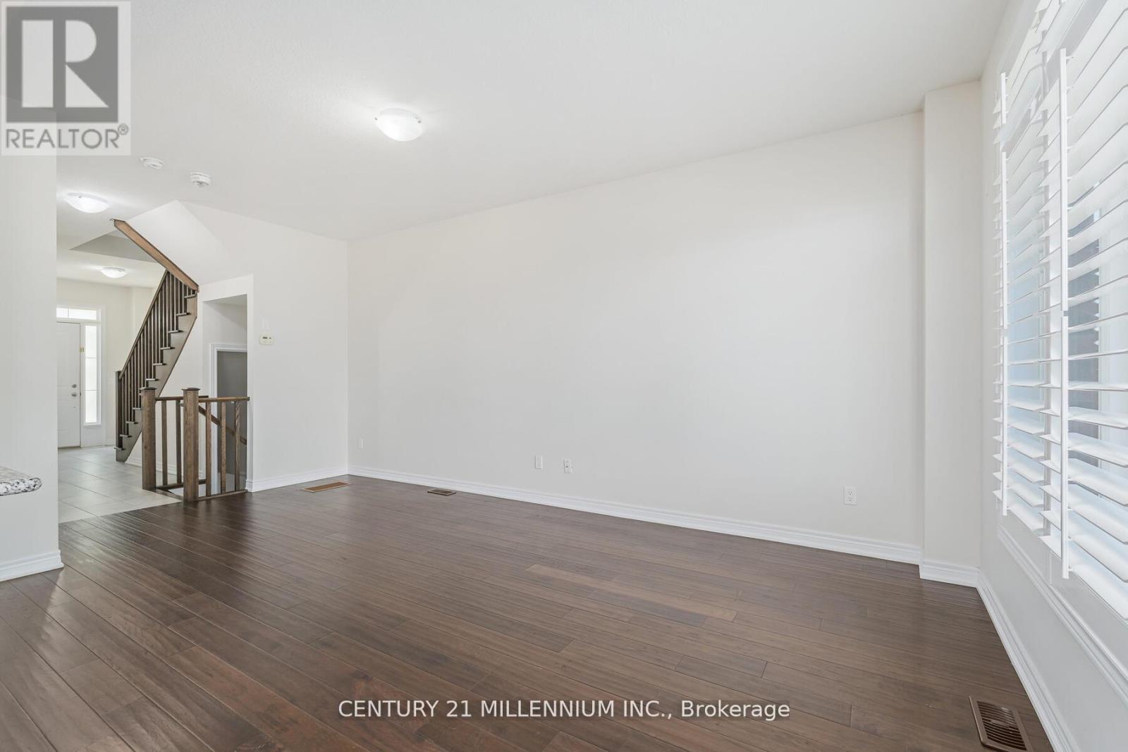 2368 Natasha Circle, Oakville, Ontario  L6M 1N9 - Photo 7 - W12484290