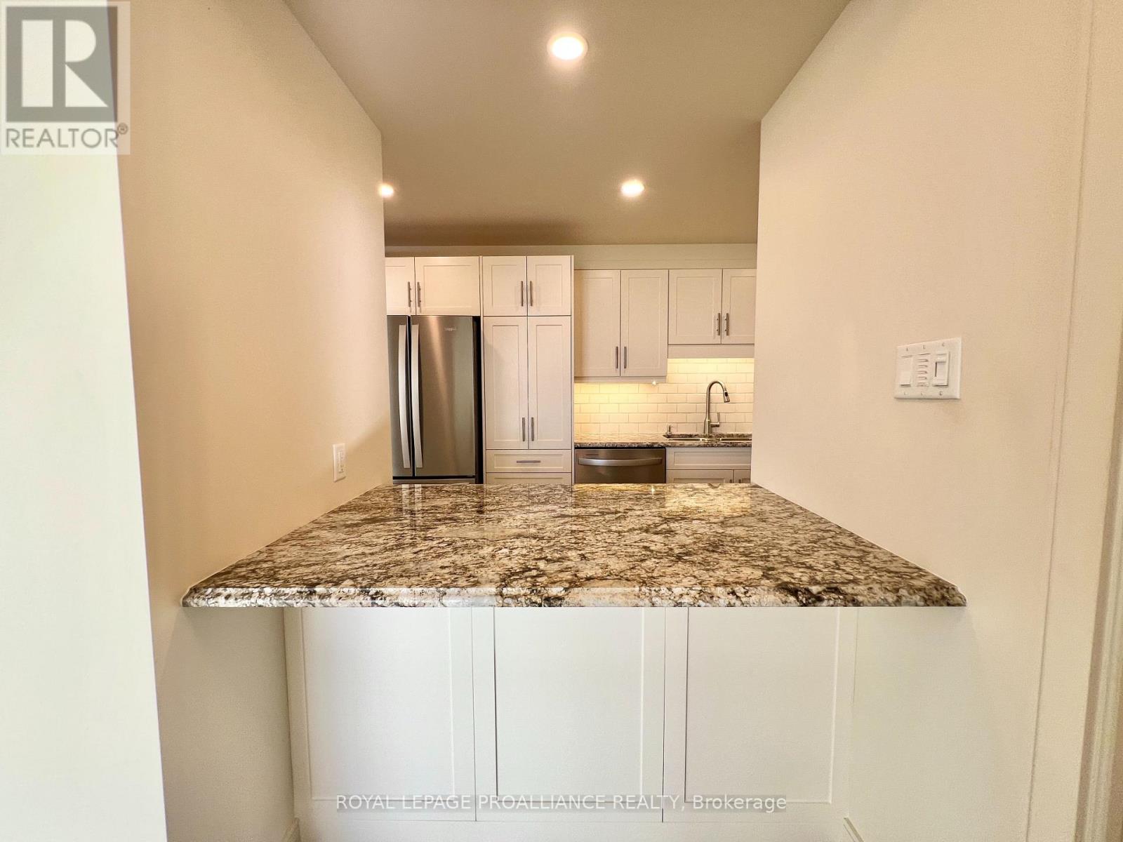 1002 - 344 Front Street, Belleville, Ontario K8N 5M4 - Photo 10 - X12432563