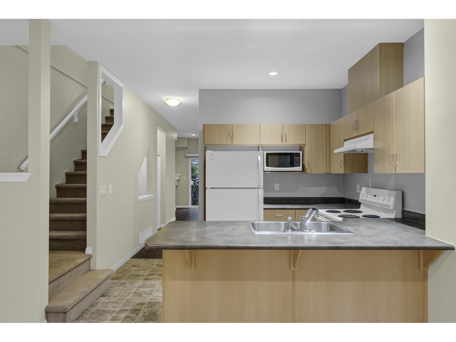 63 8737 161 Street, Surrey, British Columbia  V4N 5G3 - Photo 4 - R3062161