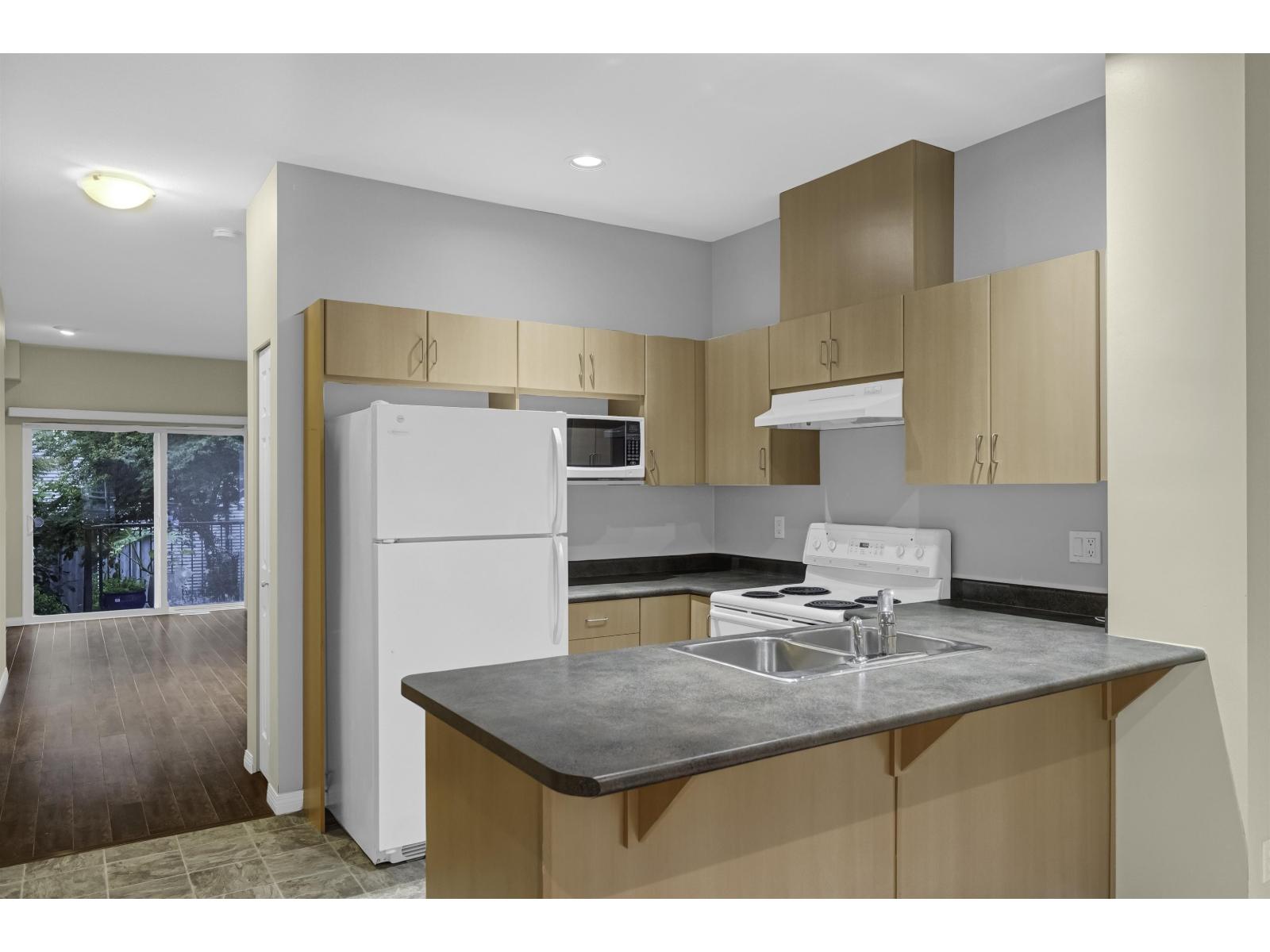 63 8737 161 Street, Surrey, British Columbia  V4N 5G3 - Photo 5 - R3062161