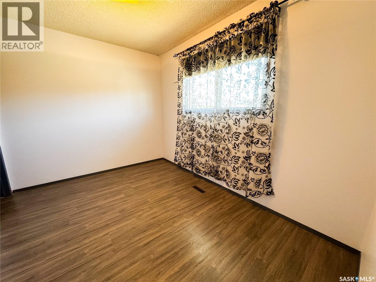 520 Bray Street E, Swift Current, Saskatchewan  S9H 4E3 - Photo 29 - SK008617