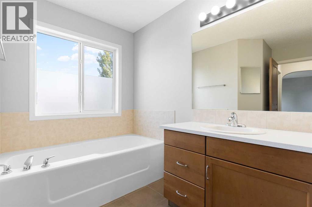 928 Prairie Springs Drive Sw, Airdrie, Alberta  T4B 0E4 - Photo 24 - A2246915