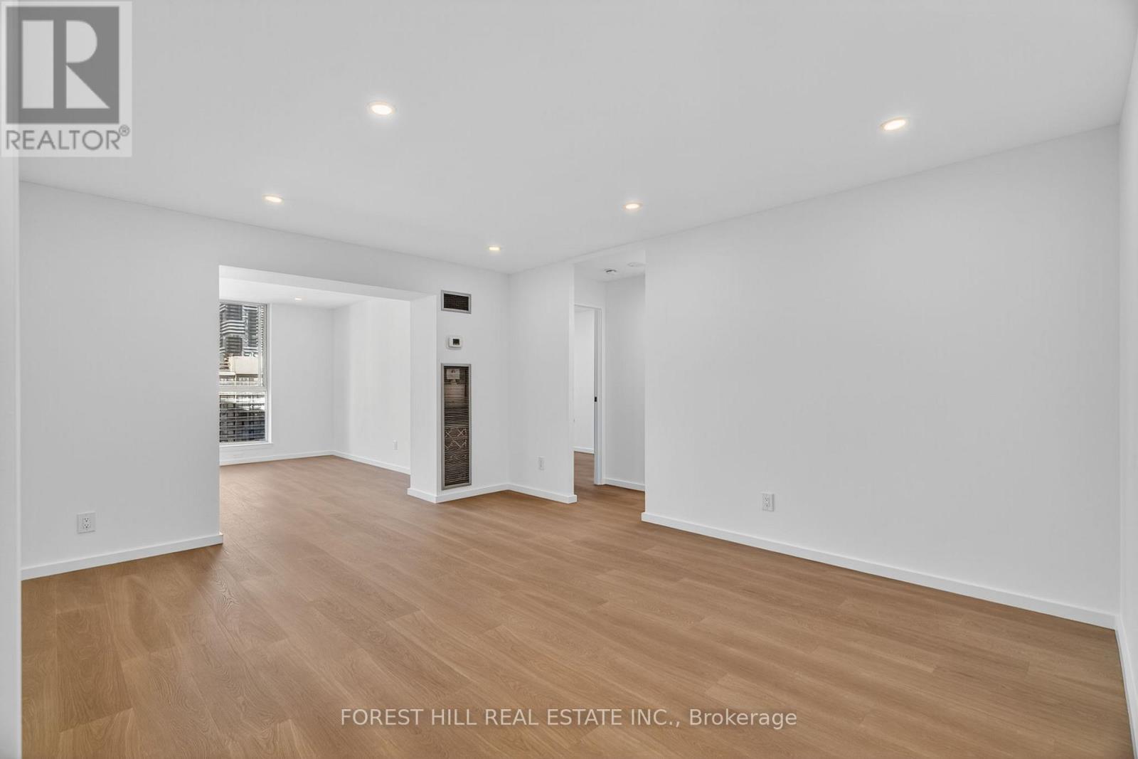 2703 - 633 Bay Street, Toronto, Ontario  M5G 2G4 - Photo 11 - C12484316