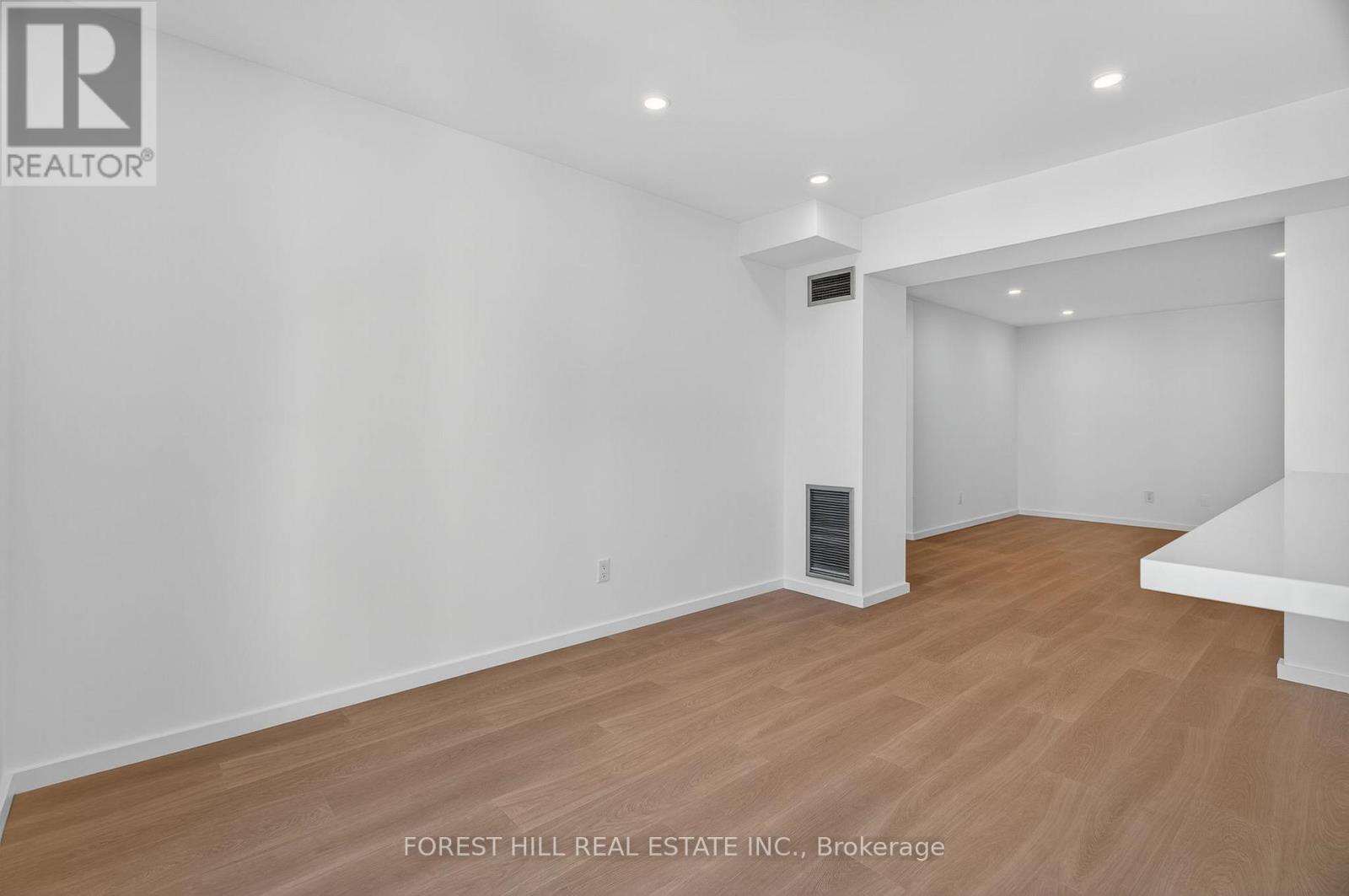 2703 - 633 Bay Street, Toronto, Ontario  M5G 2G4 - Photo 12 - C12484316