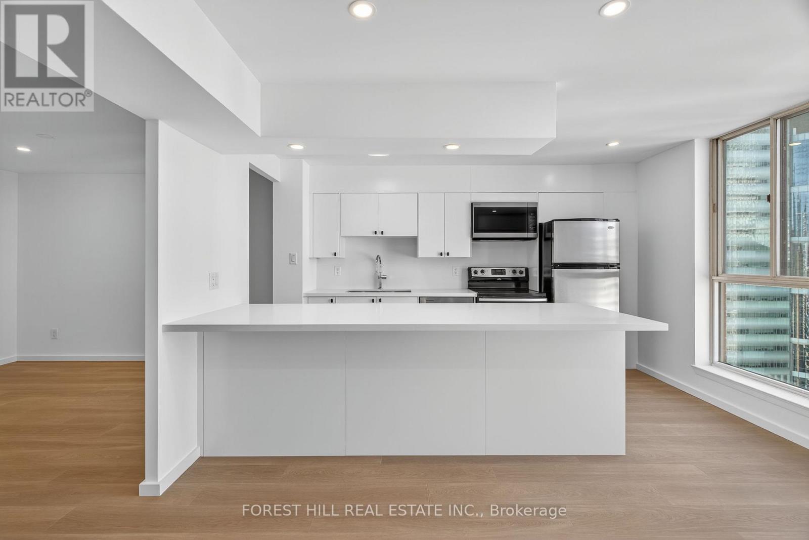 2703 - 633 Bay Street, Toronto, Ontario  M5G 2G4 - Photo 15 - C12484316