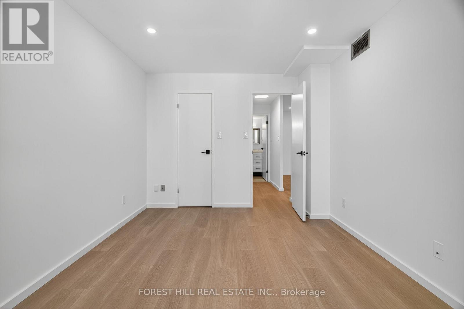 2703 - 633 Bay Street, Toronto, Ontario  M5G 2G4 - Photo 19 - C12484316
