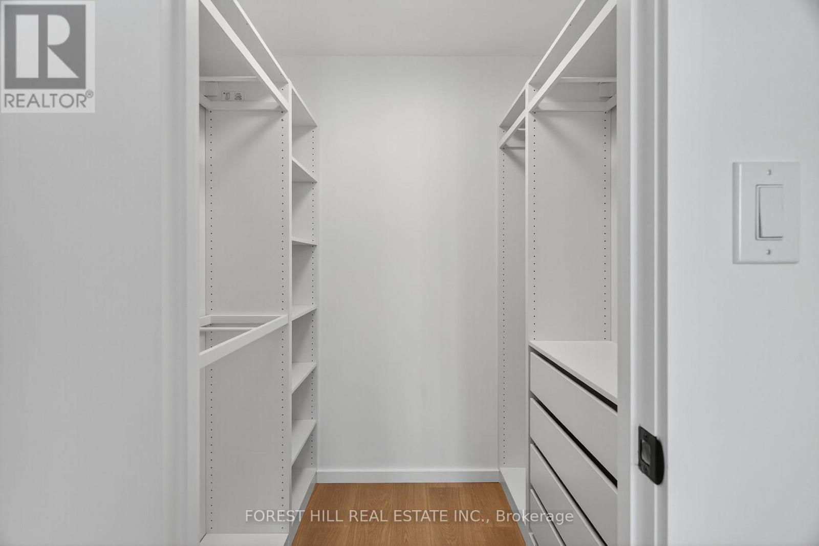 2703 - 633 Bay Street, Toronto, Ontario  M5G 2G4 - Photo 21 - C12484316