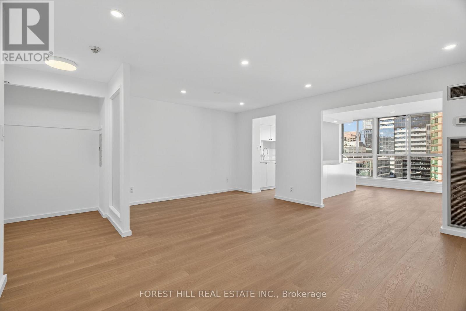 2703 - 633 Bay Street, Toronto, Ontario  M5G 2G4 - Photo 8 - C12484316