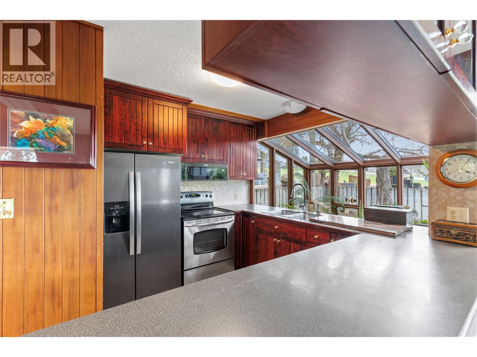 239 Stepping Stones Crescent, Spallumcheen, British Columbia  V1H 1X2 - Photo 13 - 10343769