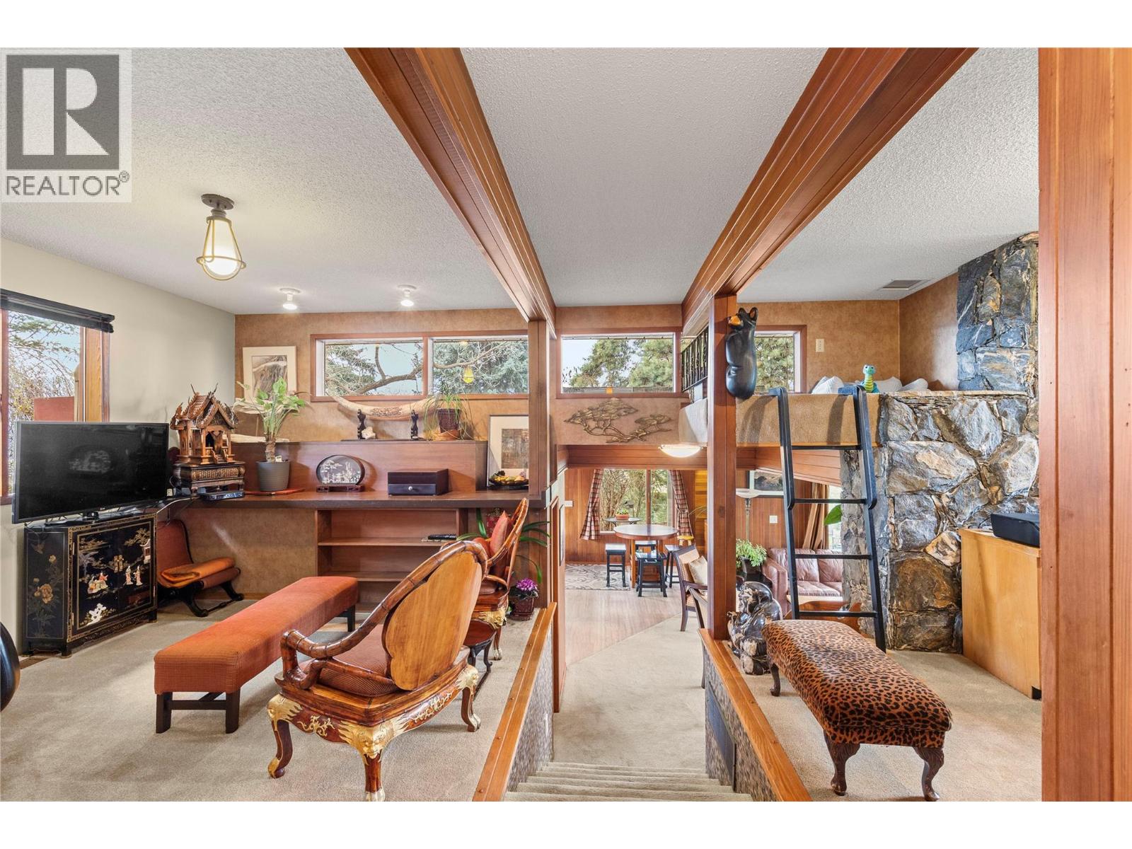 239 Stepping Stones Crescent, Spallumcheen, British Columbia  V1H 1X2 - Photo 6 - 10343769