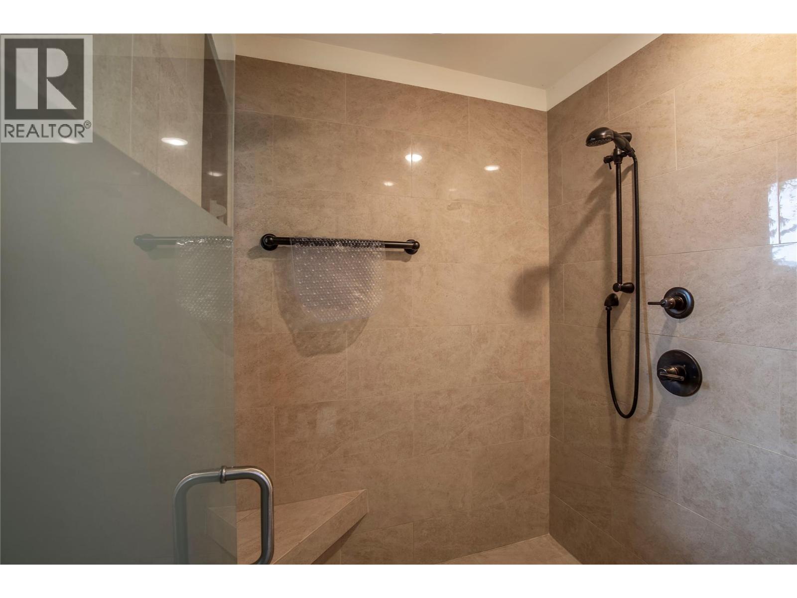 239 Stepping Stones Crescent, Spallumcheen, British Columbia  V1H 1X2 - Photo 27 - 10343769