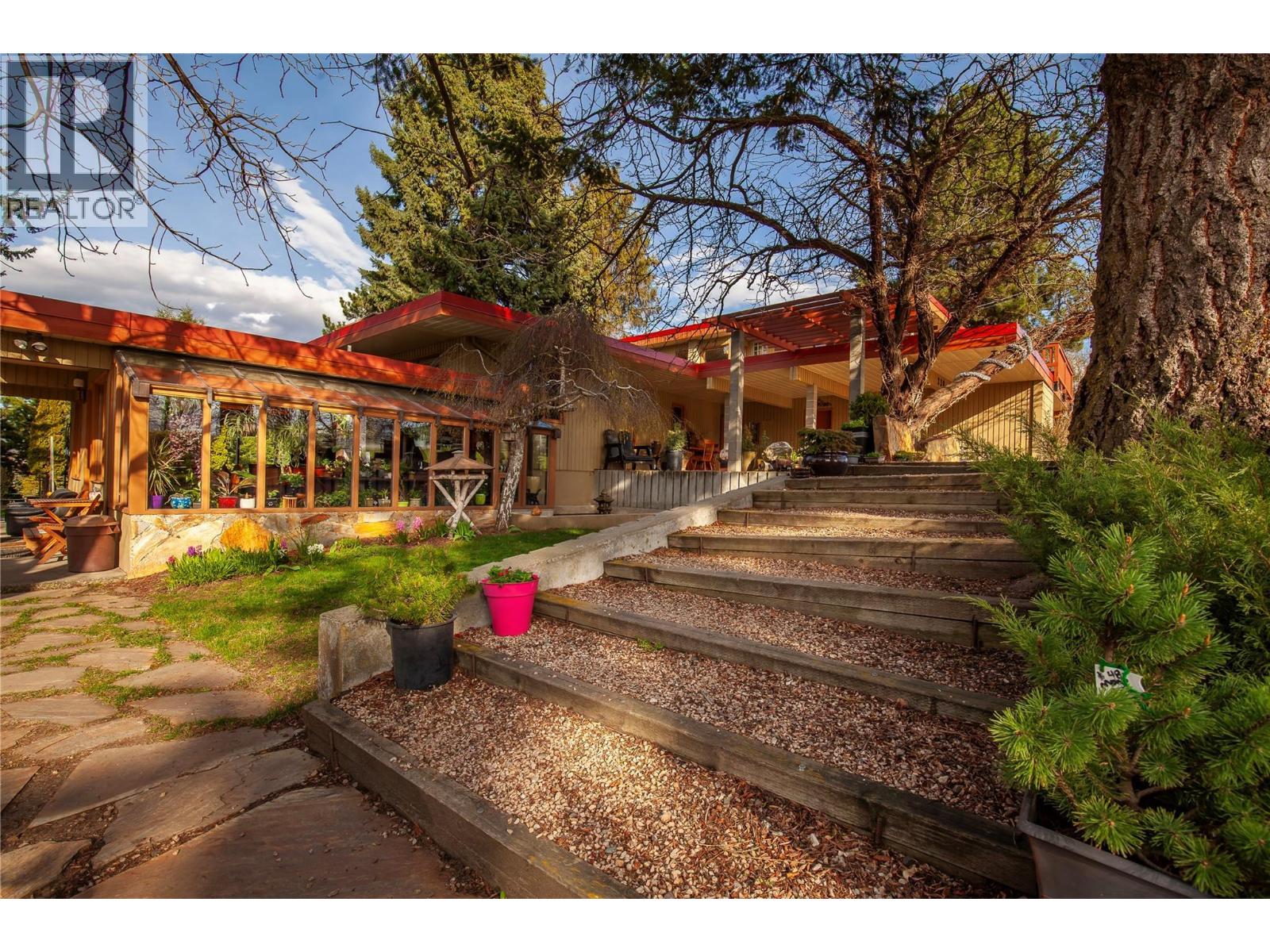 239 Stepping Stones Crescent, spallumcheen, British Columbia