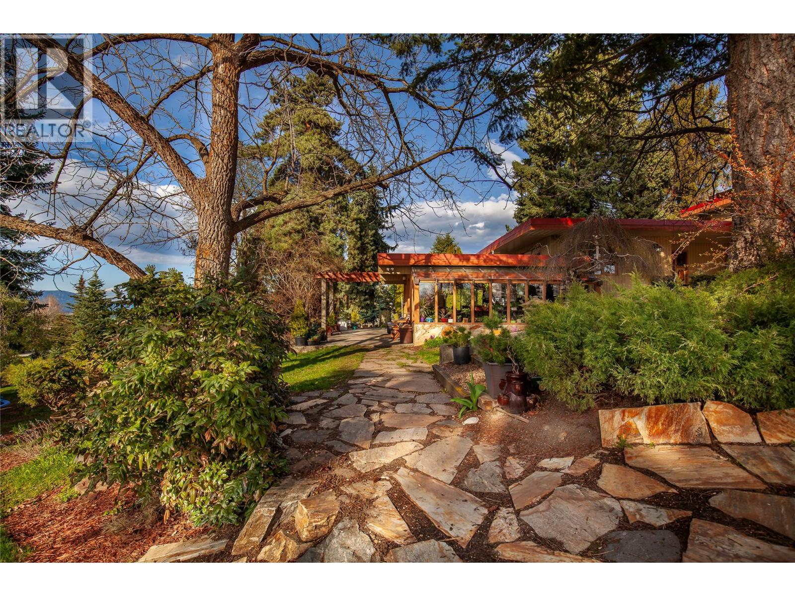 239 Stepping Stones Crescent, Spallumcheen, British Columbia  V1H 1X2 - Photo 61 - 10343769