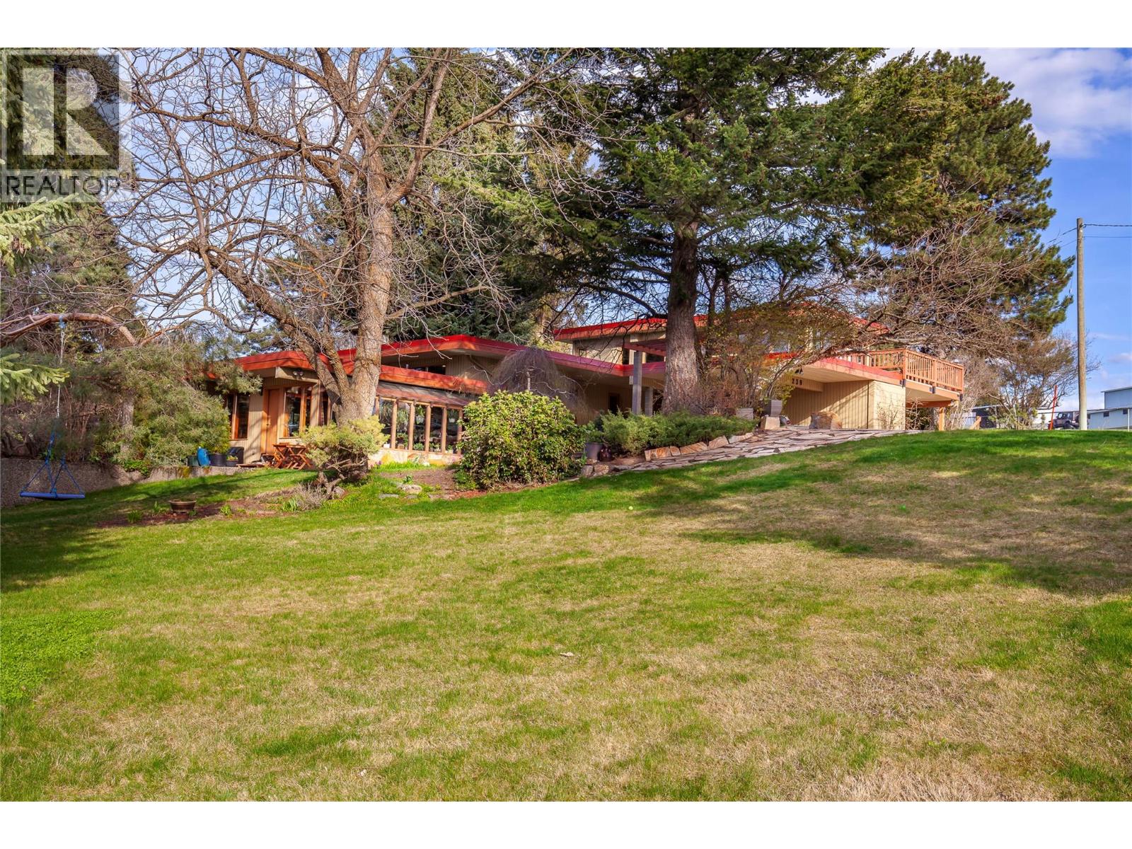 239 Stepping Stones Crescent, Spallumcheen, British Columbia  V1H 1X2 - Photo 69 - 10343769