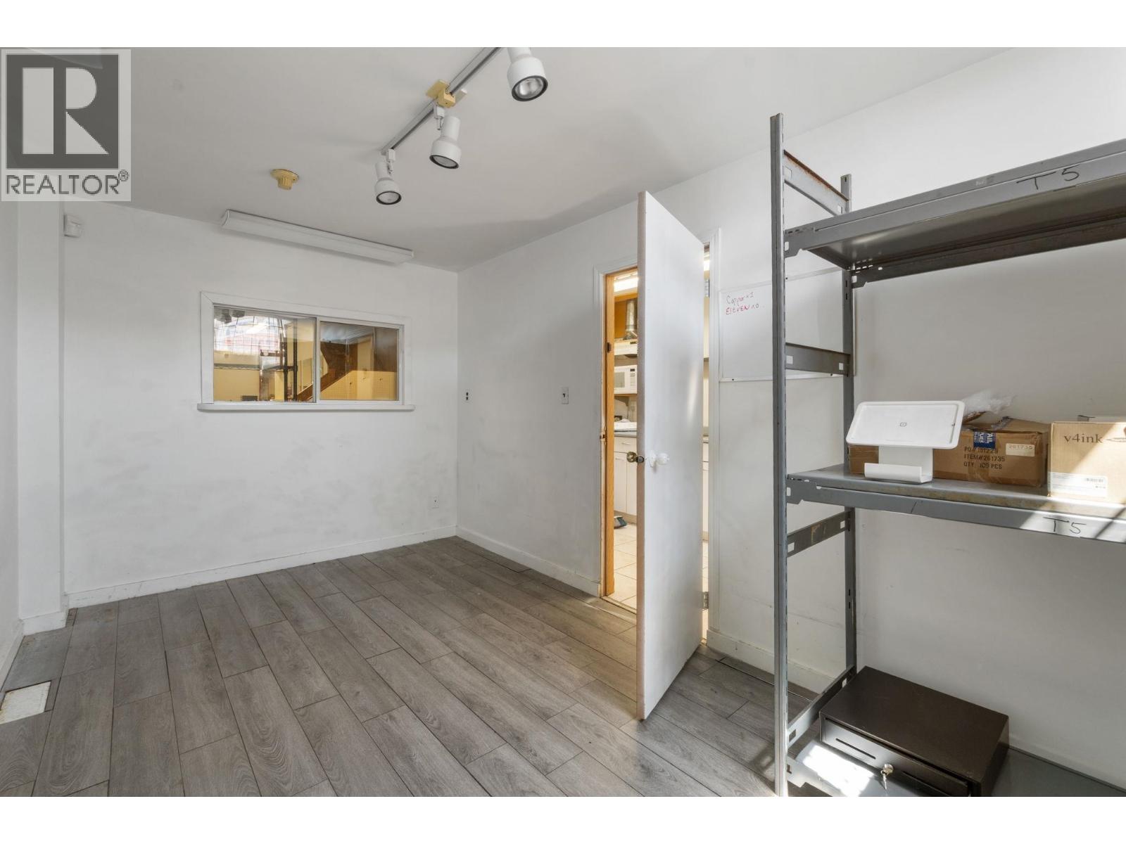 22344 Lougheed Highway, Maple Ridge, British Columbia V2X 2T4 - Photo 15 - C8071050