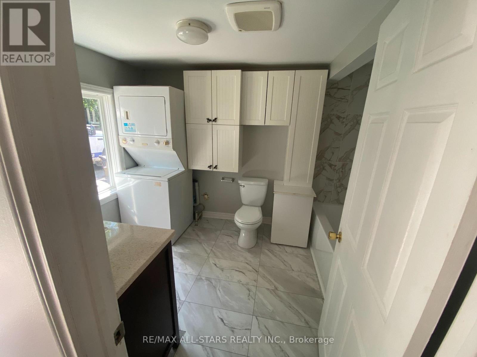 8 Jackie Lane, Georgina, Ontario  L0E 1S0 - Photo 11 - N12484310