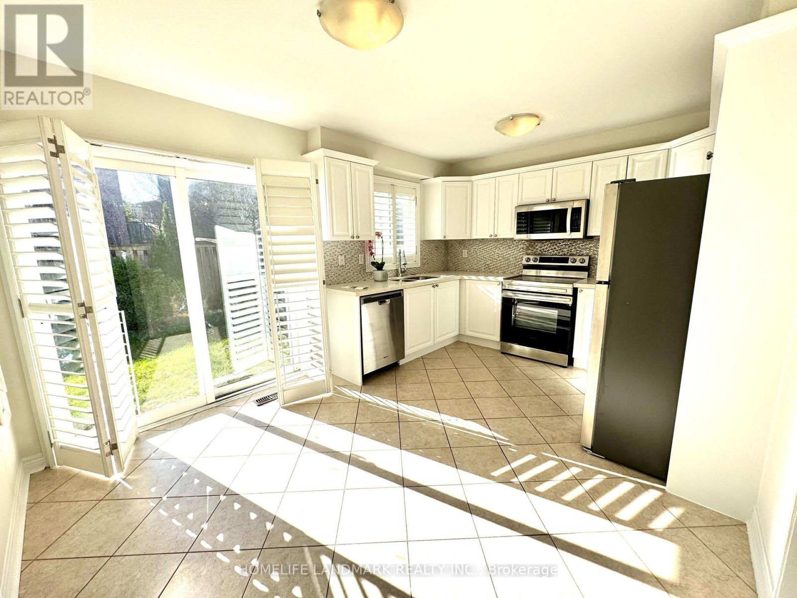 113 Mynden Way, Newmarket, Ontario  L3X 3B7 - Photo 10 - N12484318