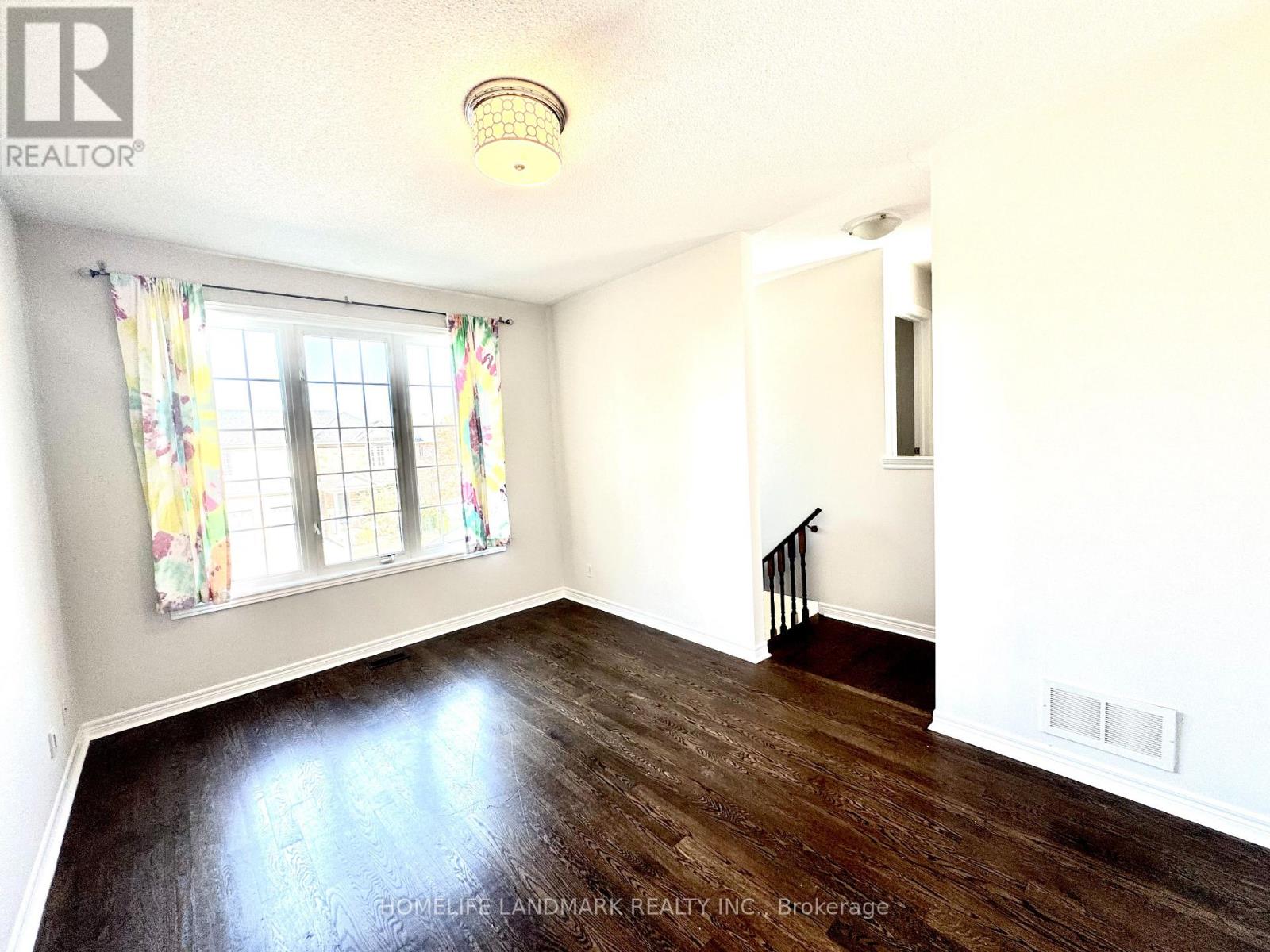 113 Mynden Way, Newmarket, Ontario  L3X 3B7 - Photo 2 - N12484318