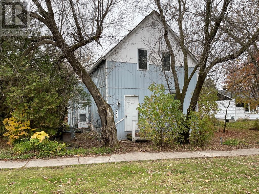 131 Edward Street N, Powassan, Ontario  P0H 1Z0 - Photo 2 - 2125396