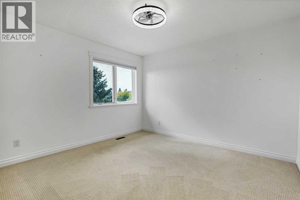 4 Heritage Point W, Lethbridge, Alberta  T1K 7Z4 - Photo 36 - A2261133