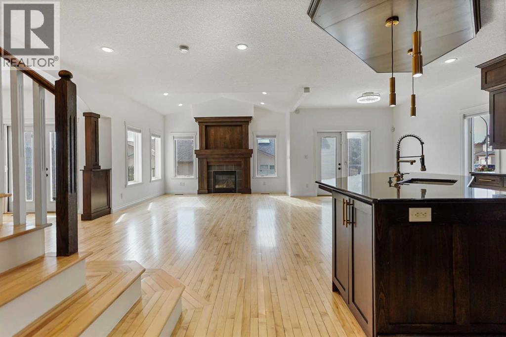 4 Heritage Point W, Lethbridge, Alberta  T1K 7Z4 - Photo 5 - A2261133