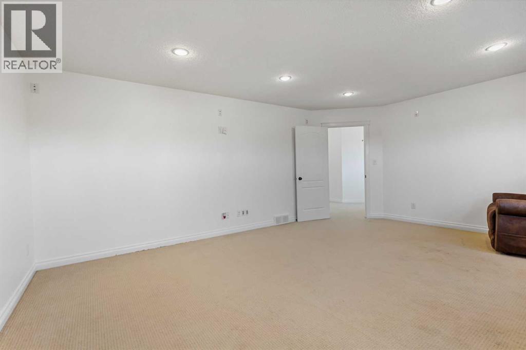 4 Heritage Point W, Lethbridge, Alberta  T1K 7Z4 - Photo 31 - A2261133