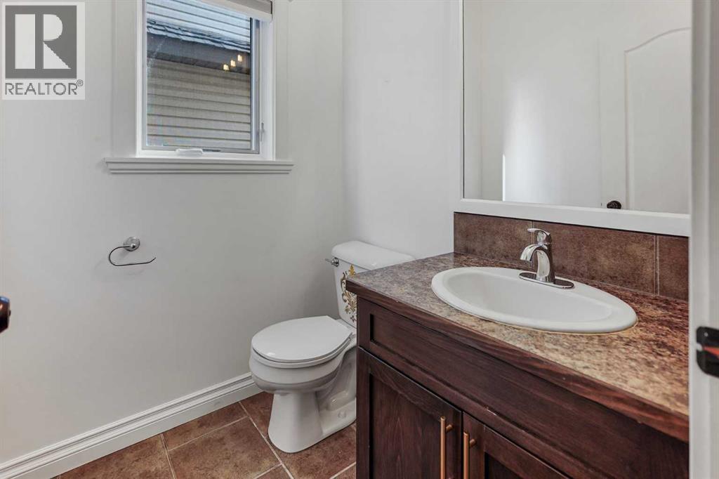 4 Heritage Point W, Lethbridge, Alberta  T1K 7Z4 - Photo 20 - A2261133