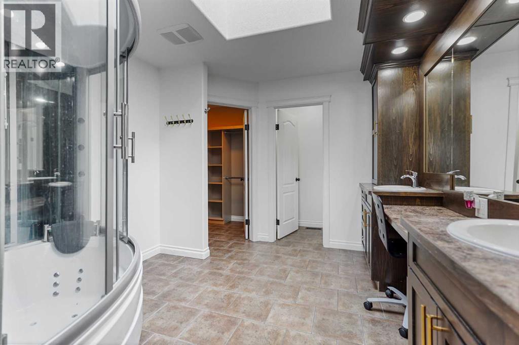 4 Heritage Point W, Lethbridge, Alberta  T1K 7Z4 - Photo 28 - A2261133