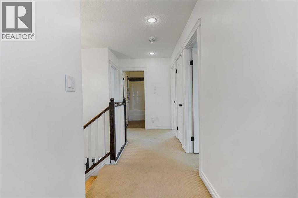 4 Heritage Point W, Lethbridge, Alberta  T1K 7Z4 - Photo 30 - A2261133